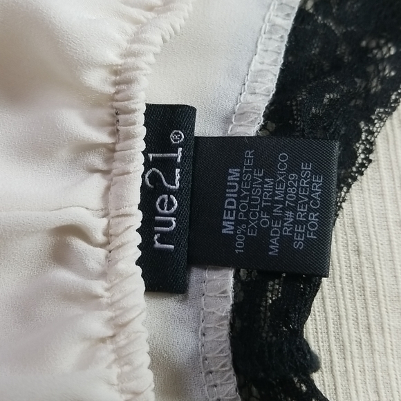 Rue 21 top medium - Picture 3 of 3